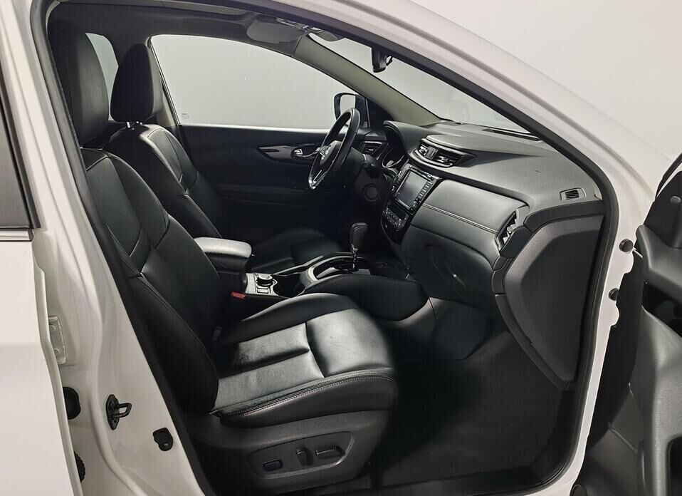 Nissan Qashqai, II Рестайлинг 2.0 CVT (144 л.с.) 4WD