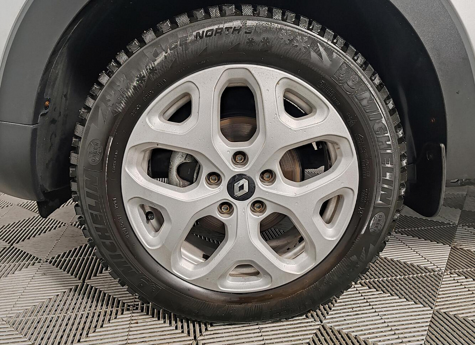 Renault Kaptur, I 1.6 CVT (114 л.с.)