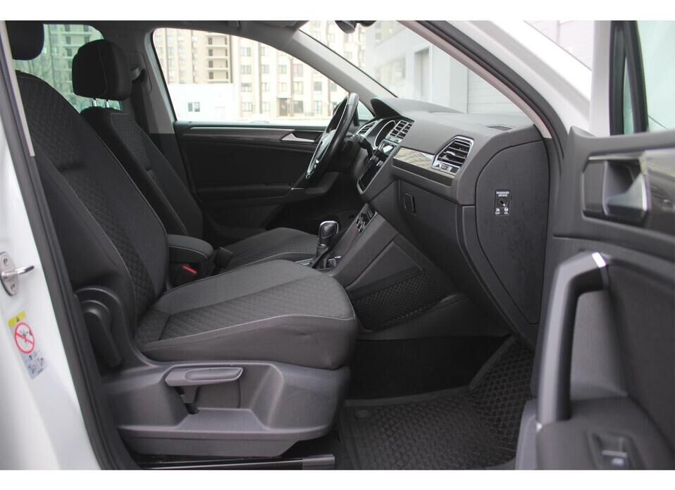 Volkswagen Tiguan, II 2.0d AMT (150 л.с.) 4WD