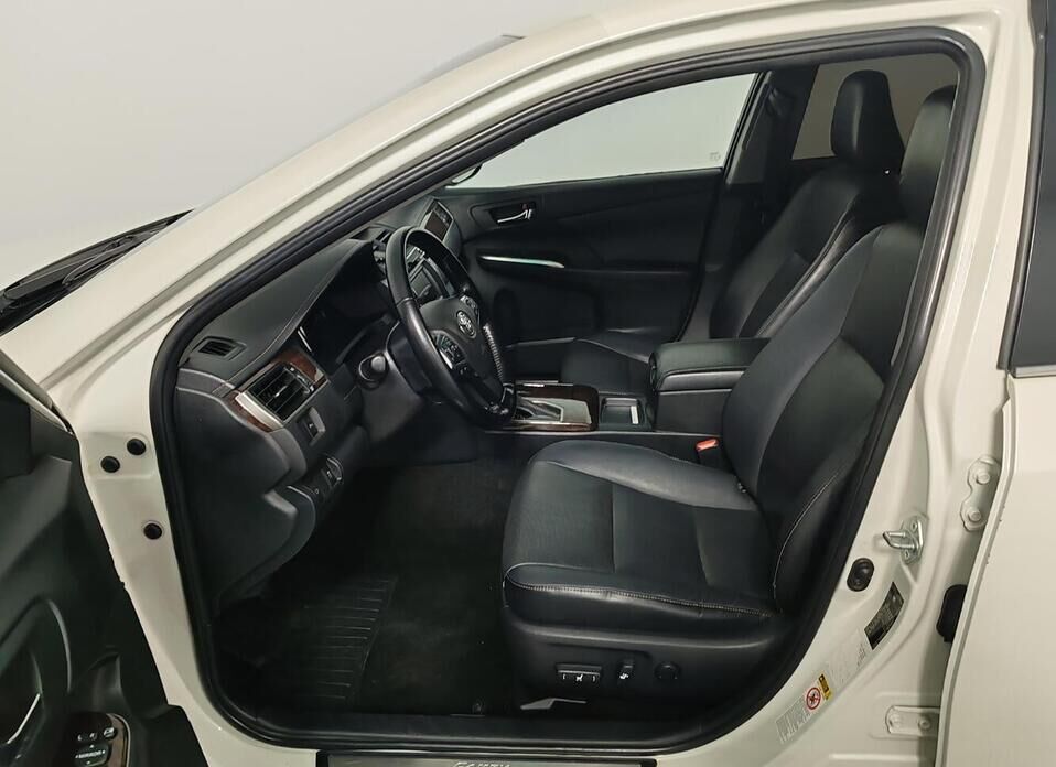 Toyota Camry, VII (XV50) Рестайлинг 2.5 AT (181 л.с.)