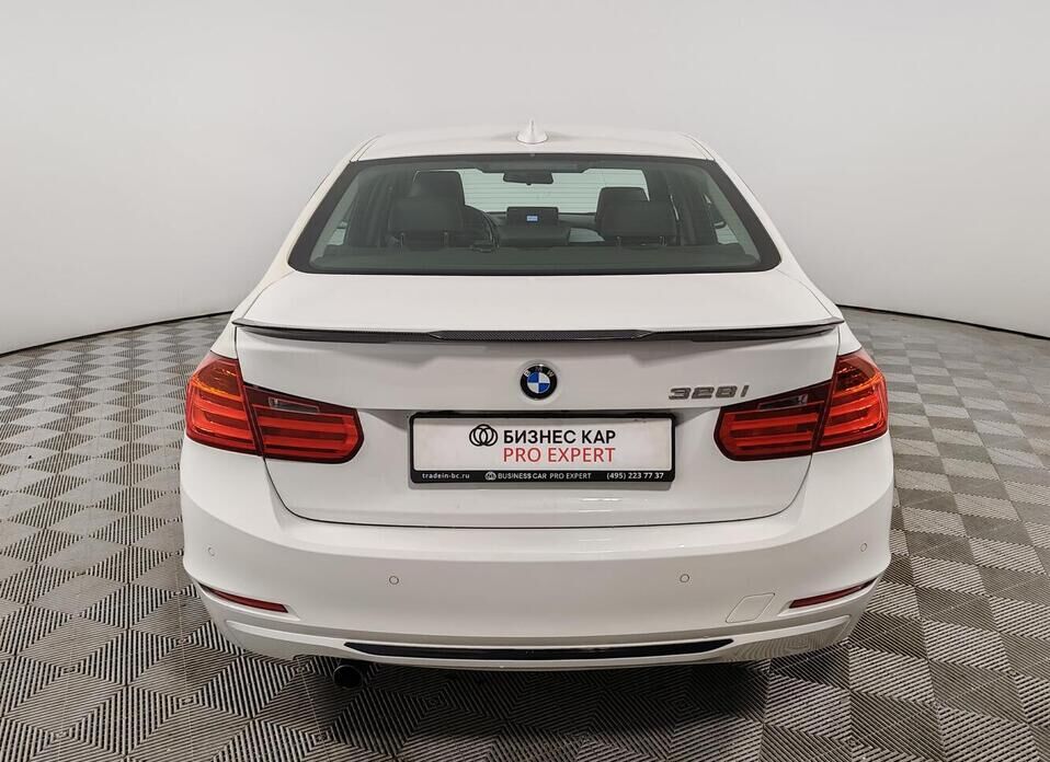 BMW 3 серии, VI (F3x) 328i 2.0 MT (245 л.с.)