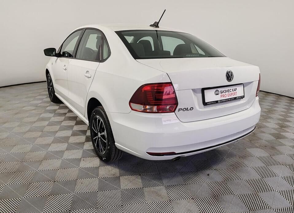 Volkswagen Polo 1.6 MT (110 л.с.)