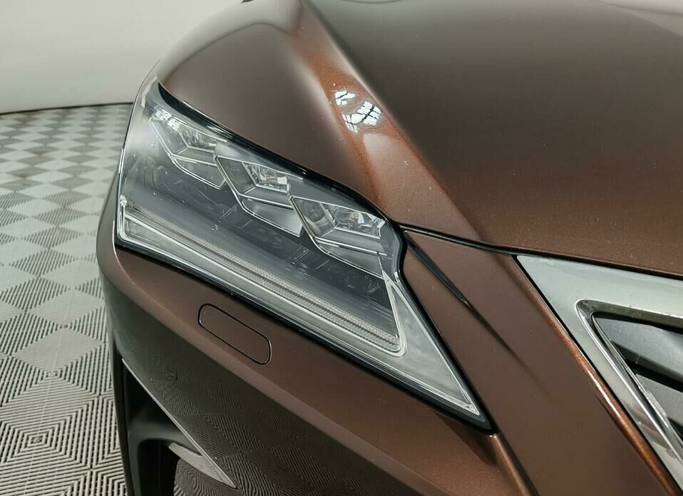 Lexus RX 200t 2.0 AT (238 л.с.) 4WD