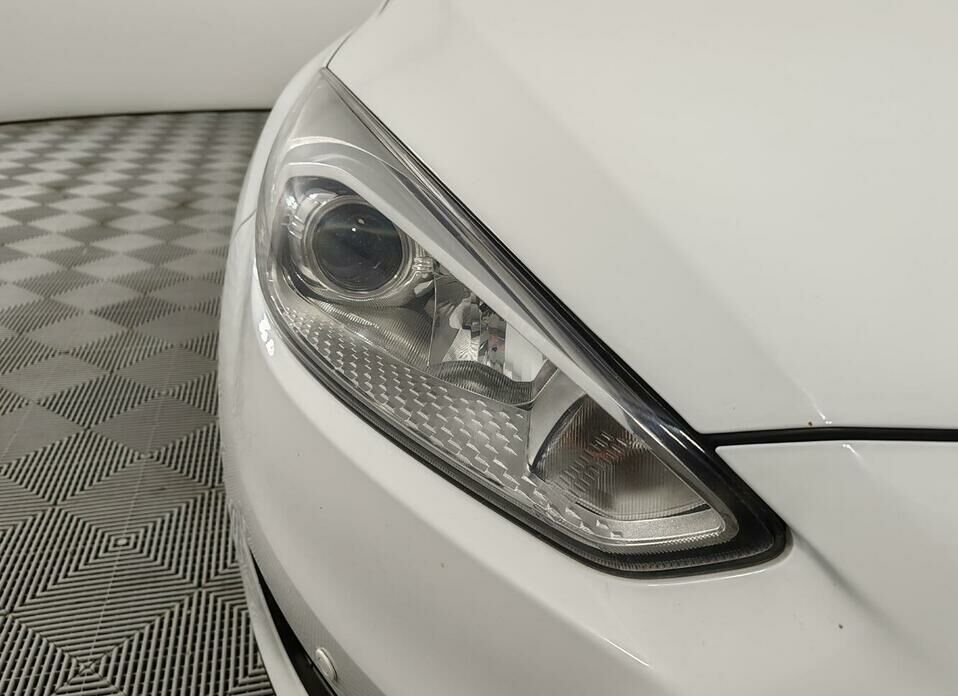 Ford Focus 1.6 AMT (105 л.с.)