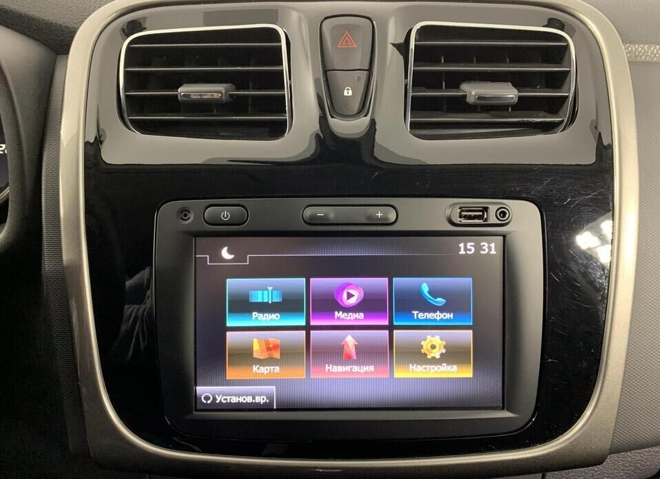 Renault Sandero Stepway 1.6 AT (102 л.с.)