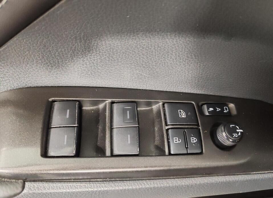 Toyota Camry, VIII (XV70) Рестайлинг 2.0 CVT (150 л.с.)