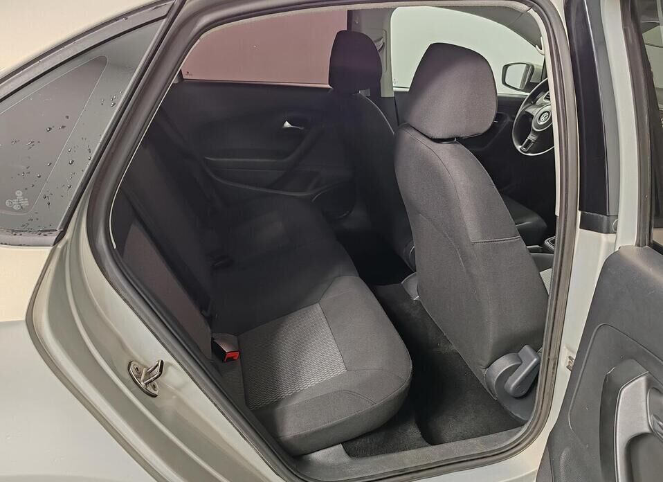Volkswagen Polo 1.6 MT (105 л.с.)