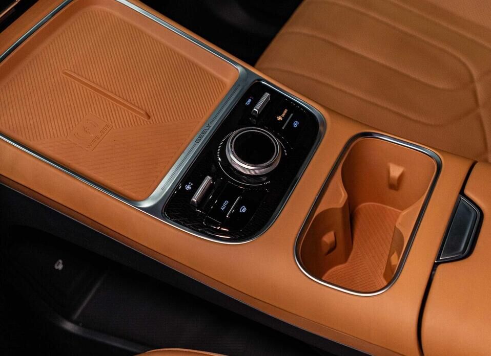 Geely EX5 EM-i 1.5hyb AT (167 л.с.)