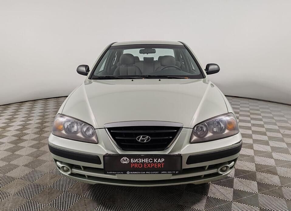 Hyundai Elantra, III (XD2) Рестайлинг 1.6 MT (105 л.с.)