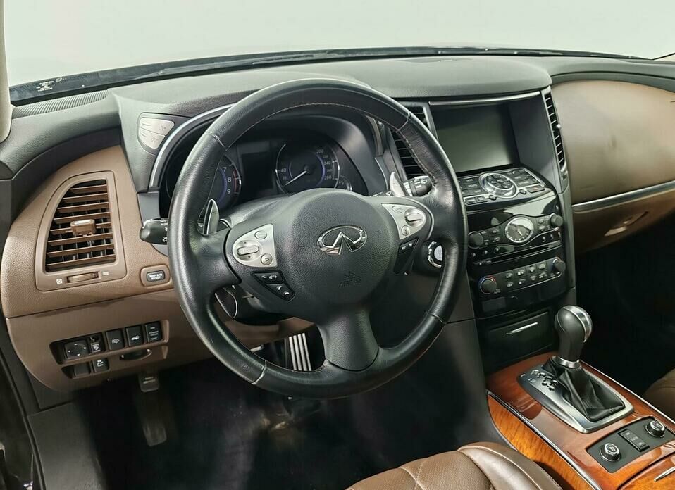 Infiniti FX FX37 3.7 AT (333 л.с.) 4WD