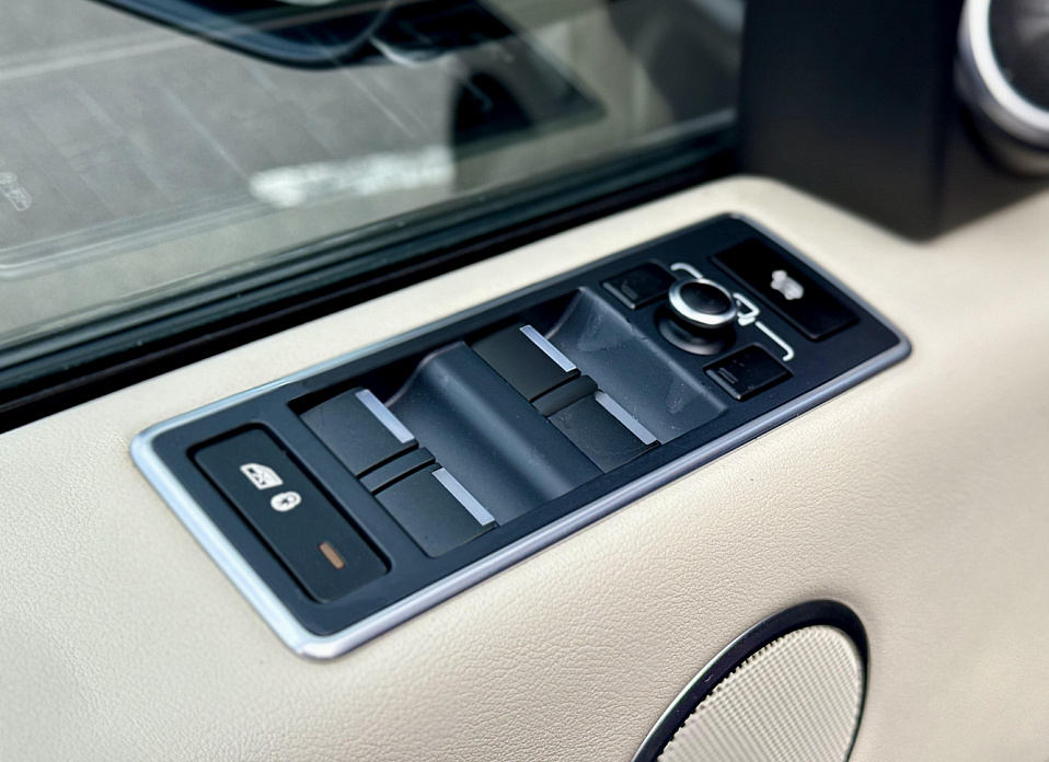 Land Rover Range Rover, IV 4.4d AT (339 л.с.) 4WD