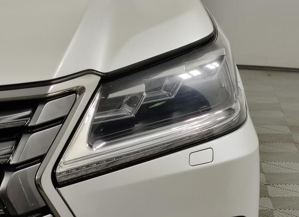 Lexus LX, III Рестайлинг 2 570 5.7 AT (367 л.с.) 4WD