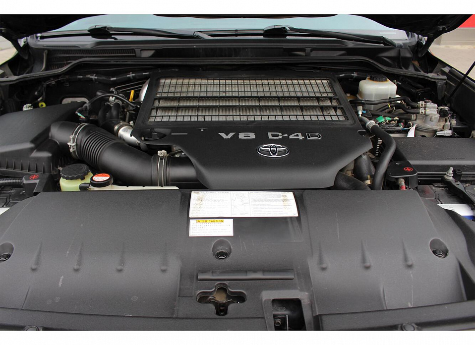 Toyota Land Cruiser, 200 Series Рестайлинг 2 4.5d AT (249 л.с.) 4WD