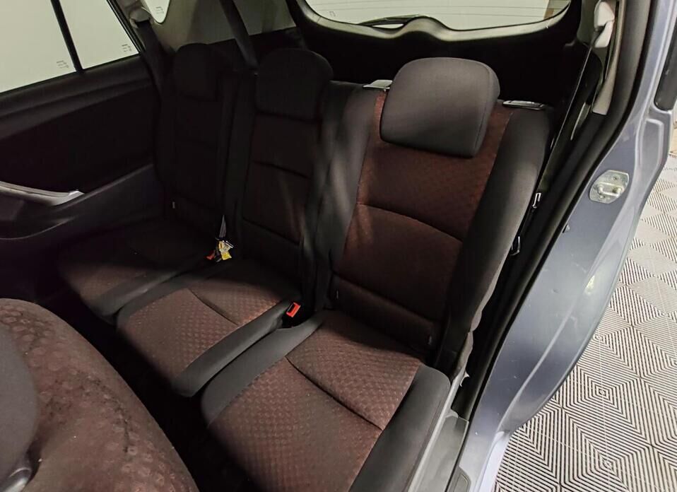 Toyota Verso, I 1.8 CVT (147 л.с.)