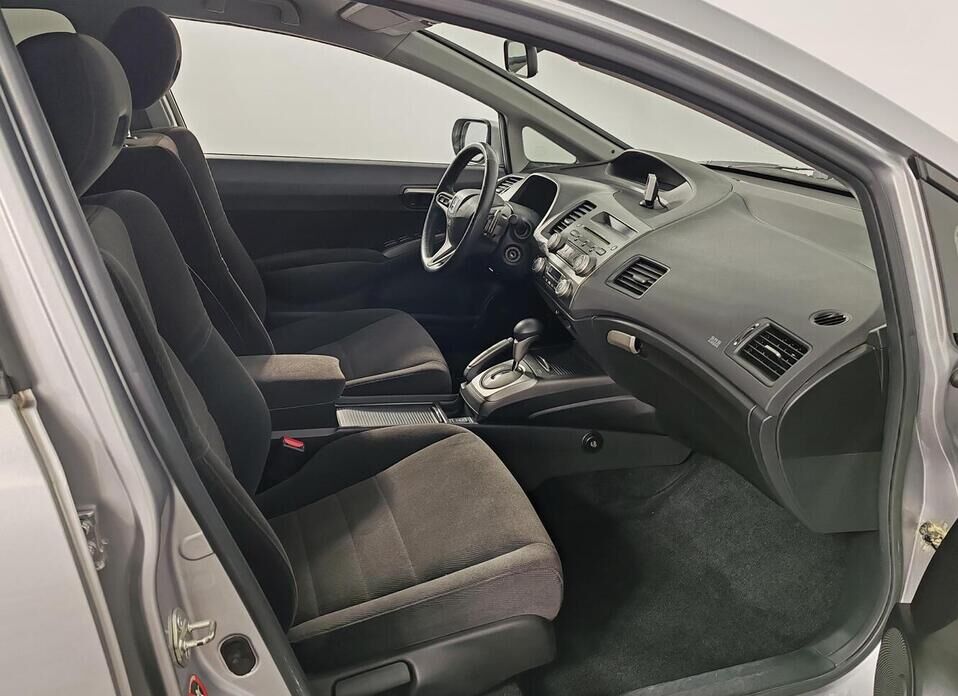 Honda Civic, VIII 1.8 AT (140 л.с.)