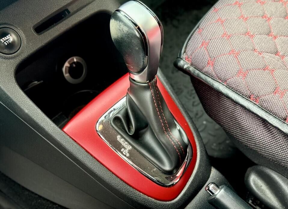 Renault Kaptur, I 2.0 AT (143 л.с.) 4WD