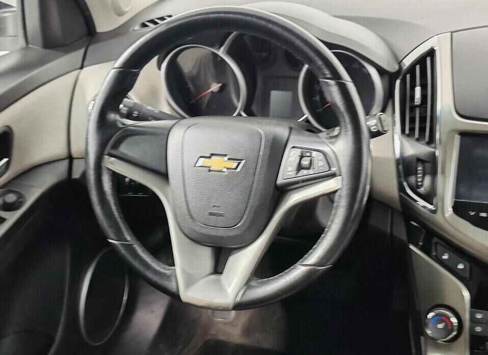 Chevrolet Cruze 1.8 AT (141 л.с.)