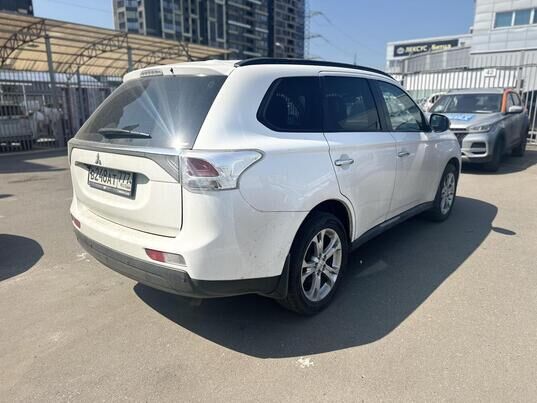 Mitsubishi Outlander, 2013&nbsp;г., 222&nbsp;799&nbsp;км