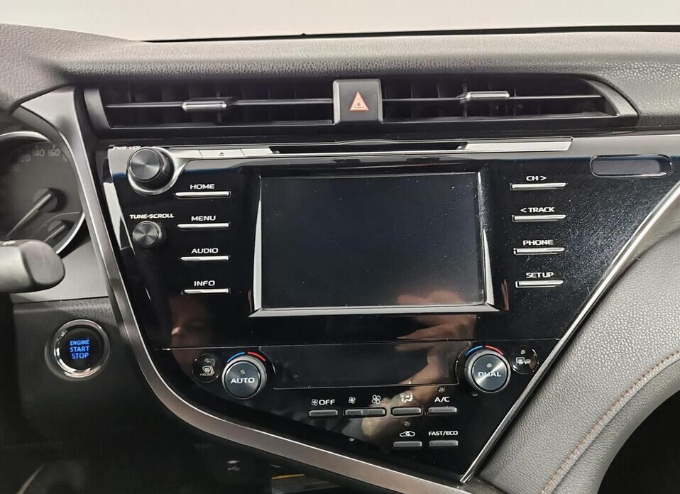Toyota Camry 2.5 AT (181 л.с.)