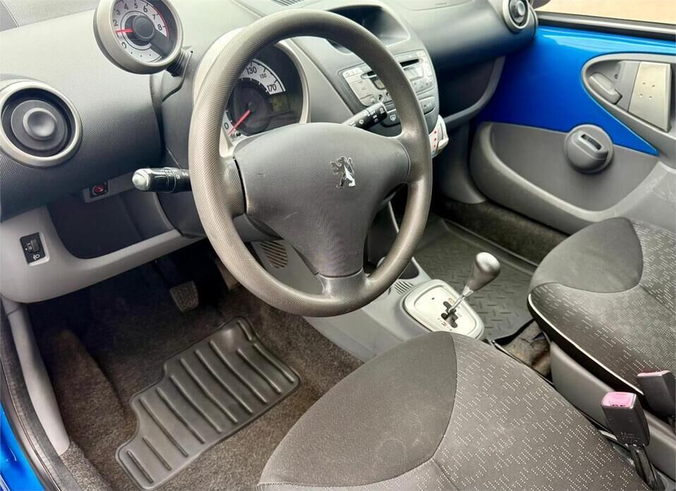Peugeot 107, I Рестайлинг 1.0 AMT (68 л.с.)