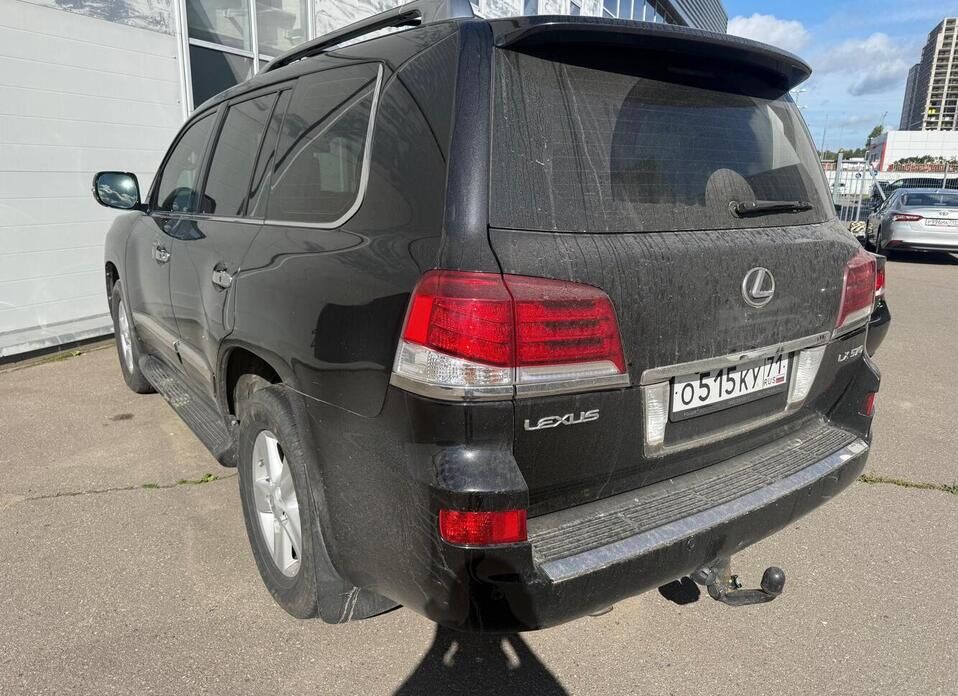 Lexus LX 570 5.7 AT (367 л.с.) 4WD