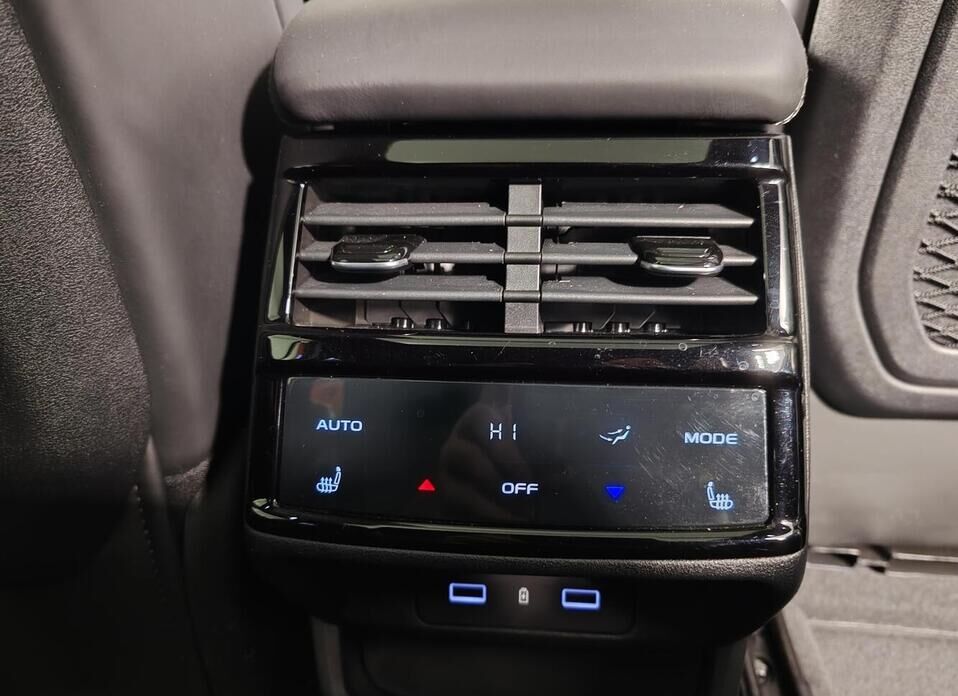 Geely Monjaro 2.0 AT (238 л.с.) 4WD