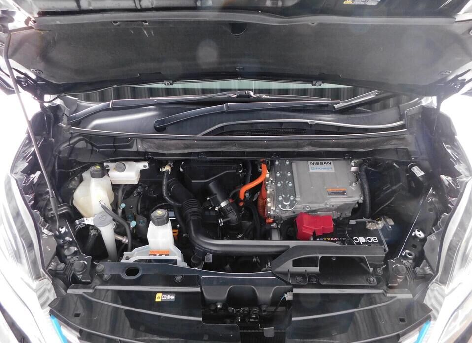 Nissan Serena, V (C27) Рестайлинг 1.2hyb AT (84 л.с.)