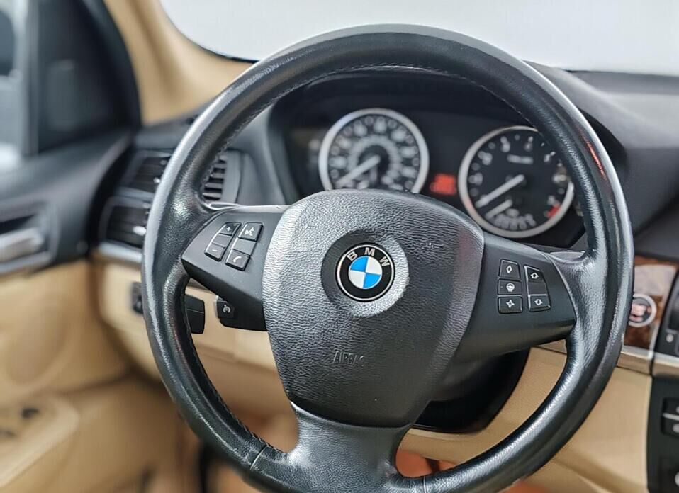 BMW X5, II (E70) 30i 3.0 AT (272 л.с.) 4WD