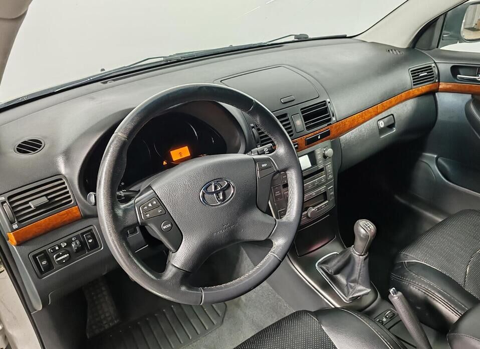 Toyota Avensis, II Рестайлинг 1.8 MT (129 л.с.)