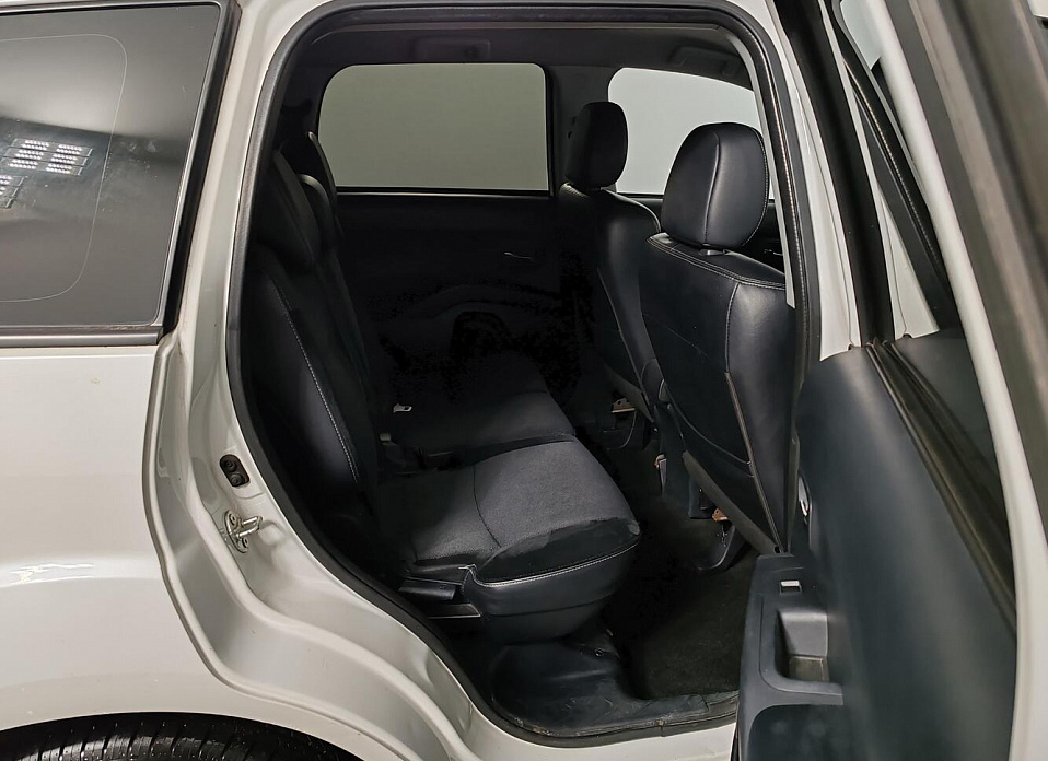 Citroen C-Crosser 2.0 CVT (147 л.с.) 4WD