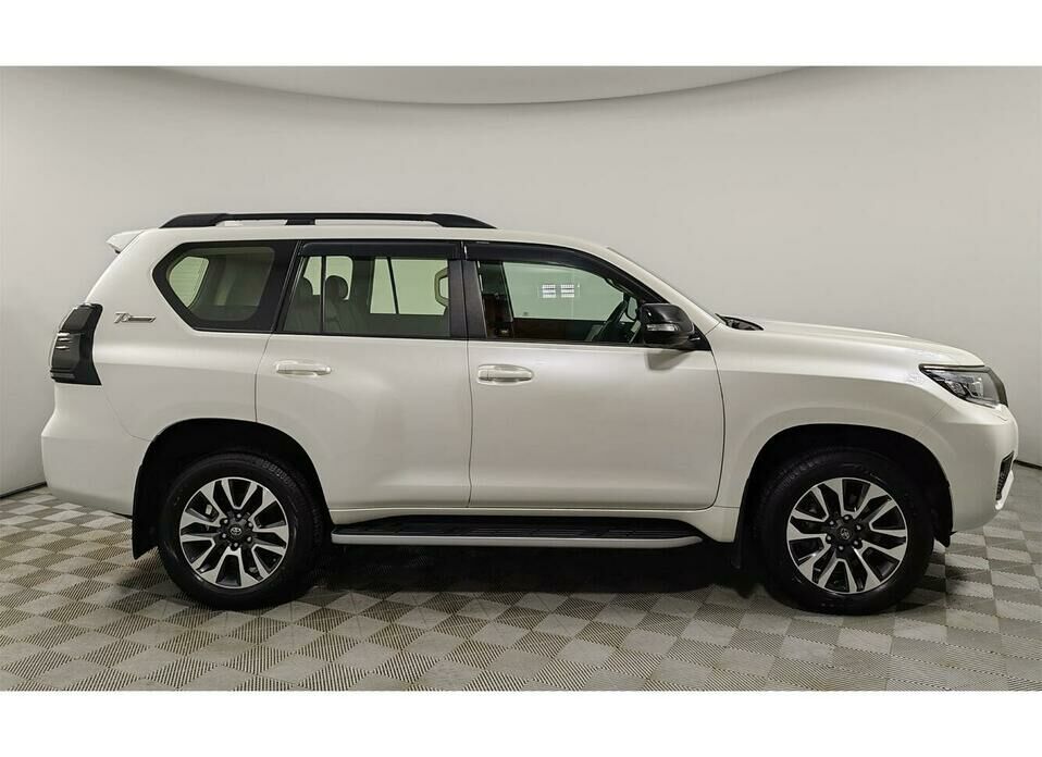 Toyota Land Cruiser Prado 2.8d AT (200 л.с.) 4WD