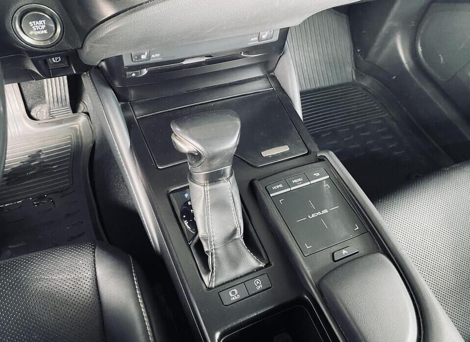 Lexus ES, VII 250 2.5 AT (200 л.с.)