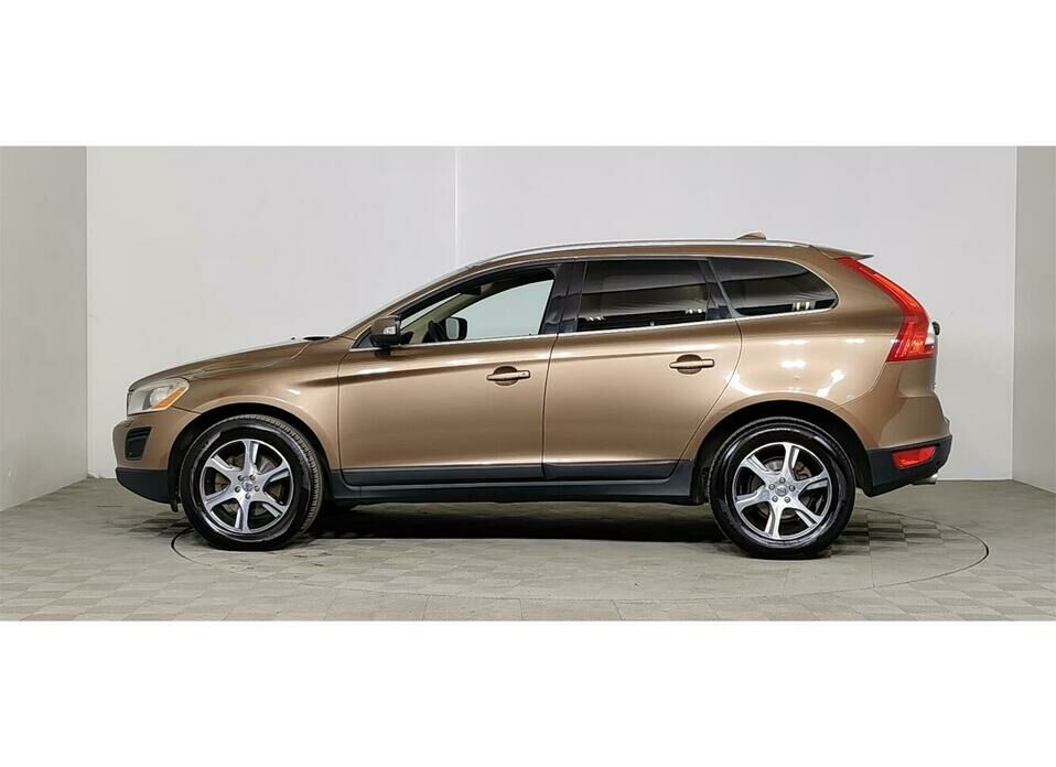 Volvo XC60 2.4d AT (215 л.с.) 4WD