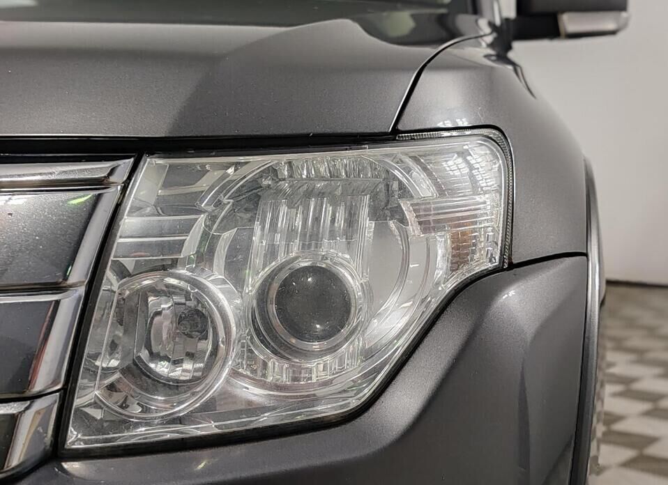 Mitsubishi Pajero, IV Рестайлинг 2 3.0 AT (174 л.с.) 4WD