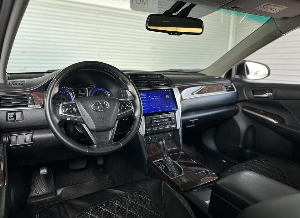 Toyota Camry, VII (XV50) Рестайлинг 2.5 AT (181 л.с.)