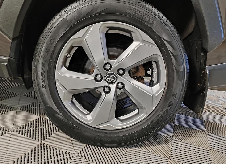 Toyota RAV4 2.5 AT (199 л.с.) 4WD