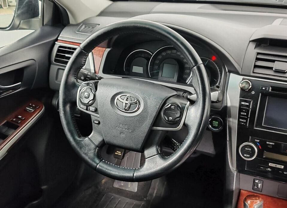 Toyota Camry, VII (XV50) 2.5 AT (181 л.с.)