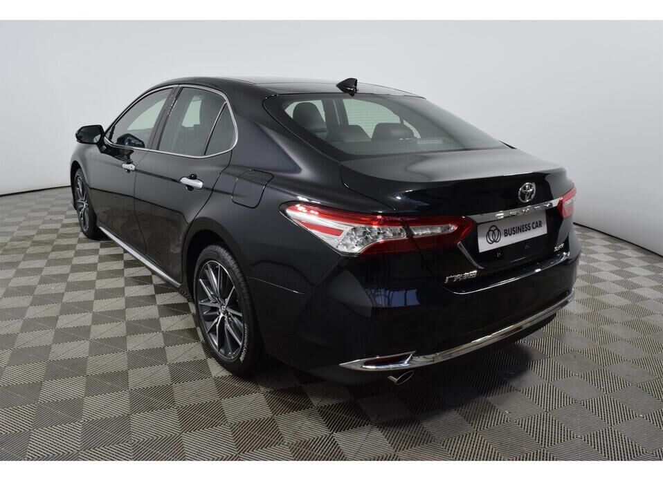 Toyota Camry 2.5 AT (209 л.с.)