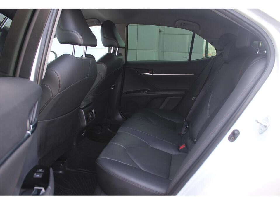 Toyota Camry, VIII (XV70) 2.5 AT (181 л.с.)