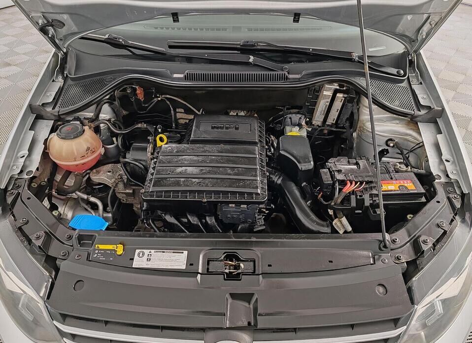 Volkswagen Polo, V Рестайлинг 1.6 MT (110 л.с.)