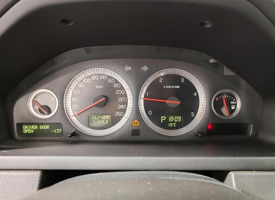 Volvo XC90 2.4d AT (185 л.с.) 4WD