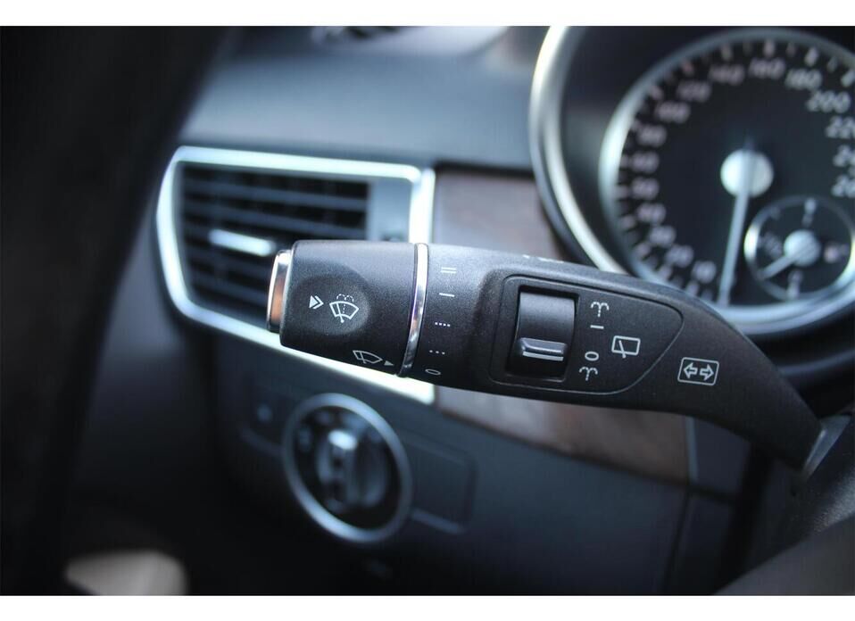 Mercedes-Benz M-Класс 350 CDI 3.0d AT (249 л.с.) 4WD