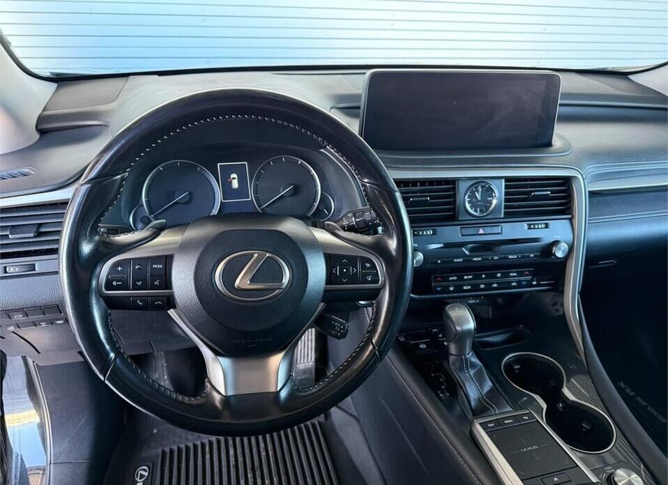 Lexus RX, IV Рестайлинг 300 2.0 AT (238 л.с.) 4WD