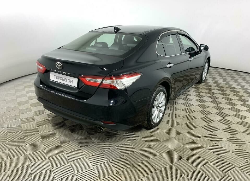 Toyota Camry 2.5 AT (181 л.с.)