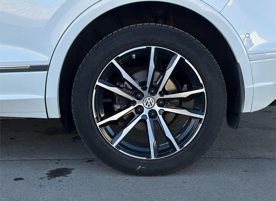 Volkswagen Tiguan, II 2.0d MT (150 л.с.) 4WD