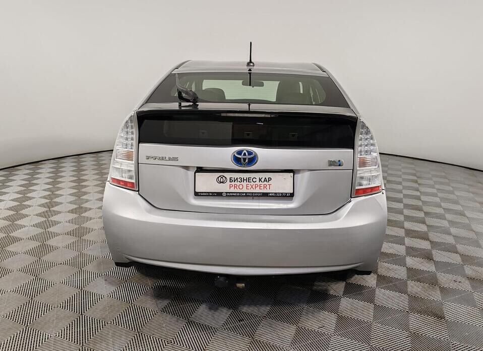 Toyota Prius, III (XW30) 1.8hyb AT (99 л.с.)