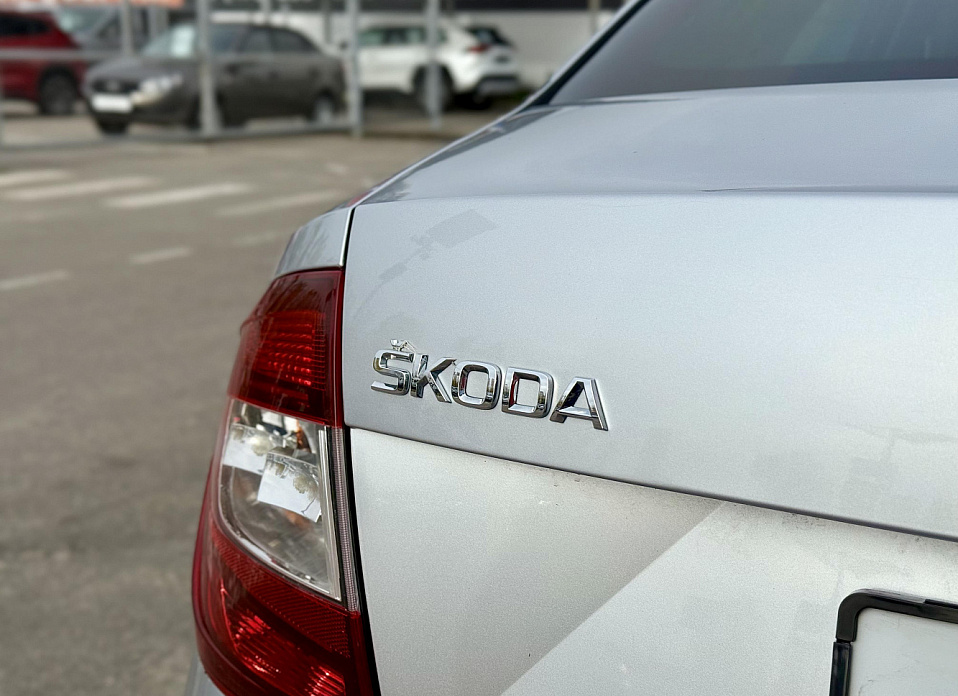 Skoda Rapid, I Рестайлинг 1.6 MT (90 л.с.)