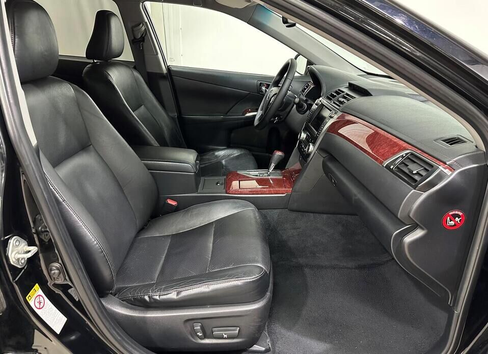 Toyota Camry, VII (XV50) 2.5 AT (181 л.с.)