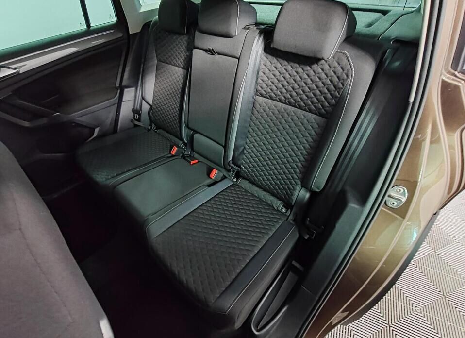Volkswagen Tiguan 2.0d AMT (150 л.с.) 4WD