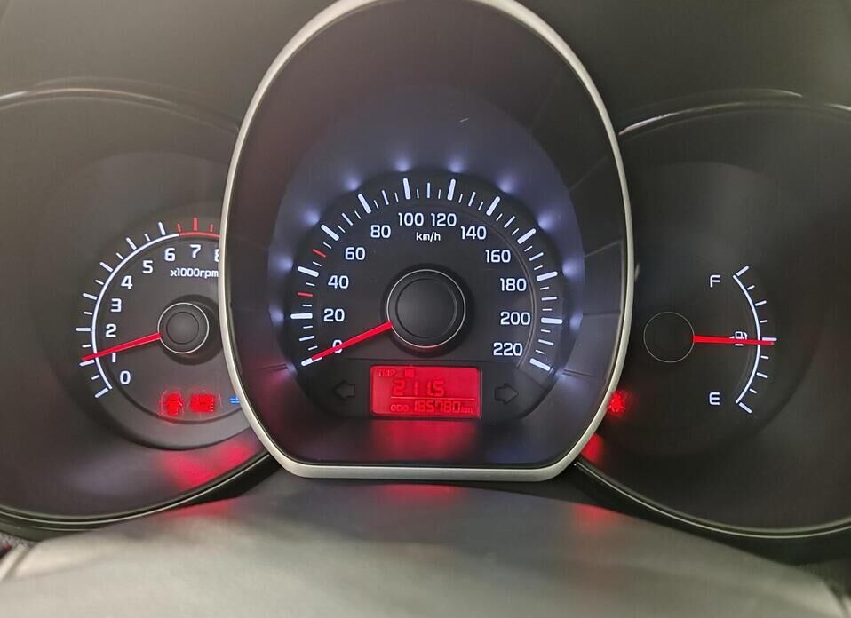 Kia Rio, III 5-speed 1.6 MT (123 л.с.)